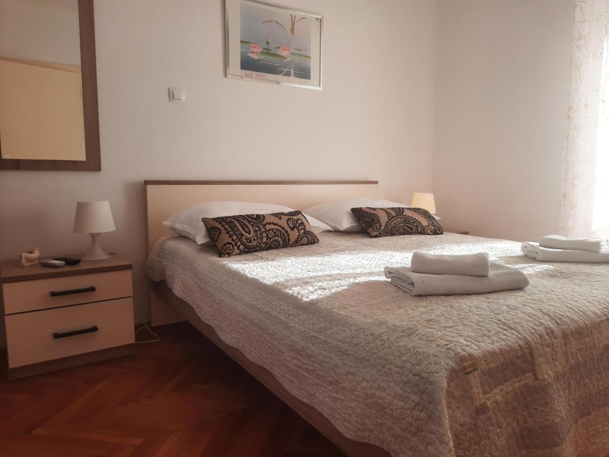Apartments Villa Beba Komiža Extérieur photo