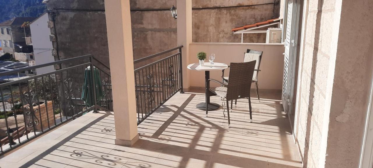 Apartments Villa Beba Komiža Extérieur photo