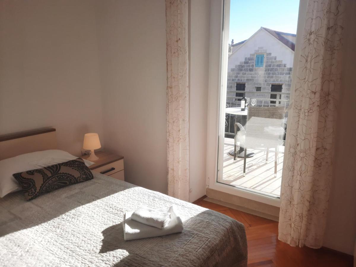Apartments Villa Beba Komiža Extérieur photo