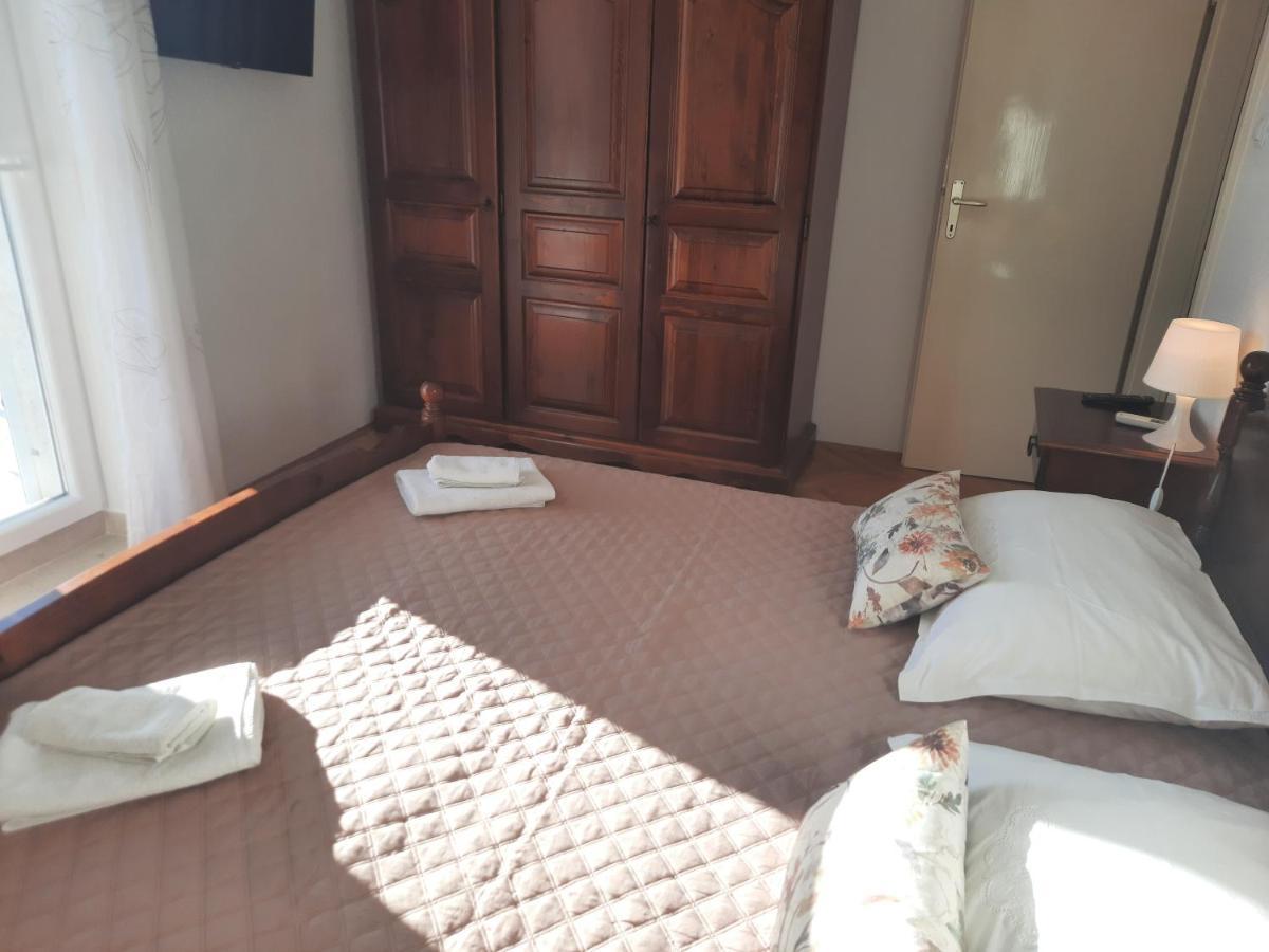 Apartments Villa Beba Komiža Extérieur photo
