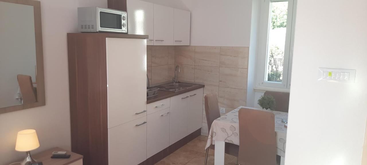 Apartments Villa Beba Komiža Extérieur photo