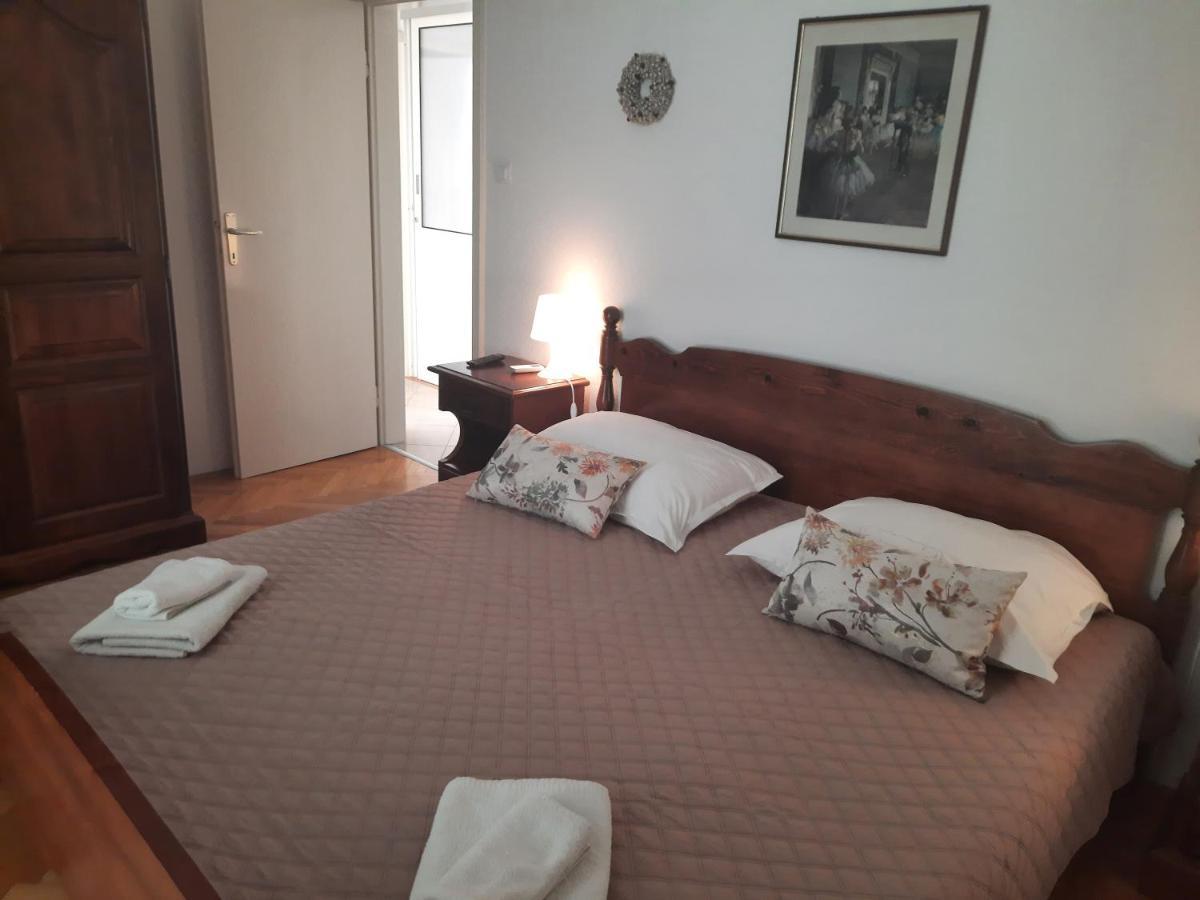 Apartments Villa Beba Komiža Extérieur photo