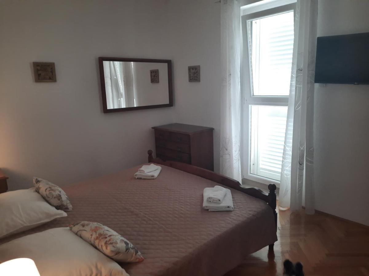 Apartments Villa Beba Komiža Extérieur photo