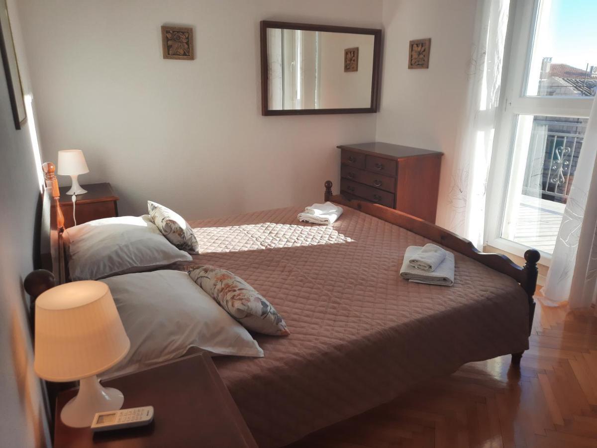 Apartments Villa Beba Komiža Extérieur photo