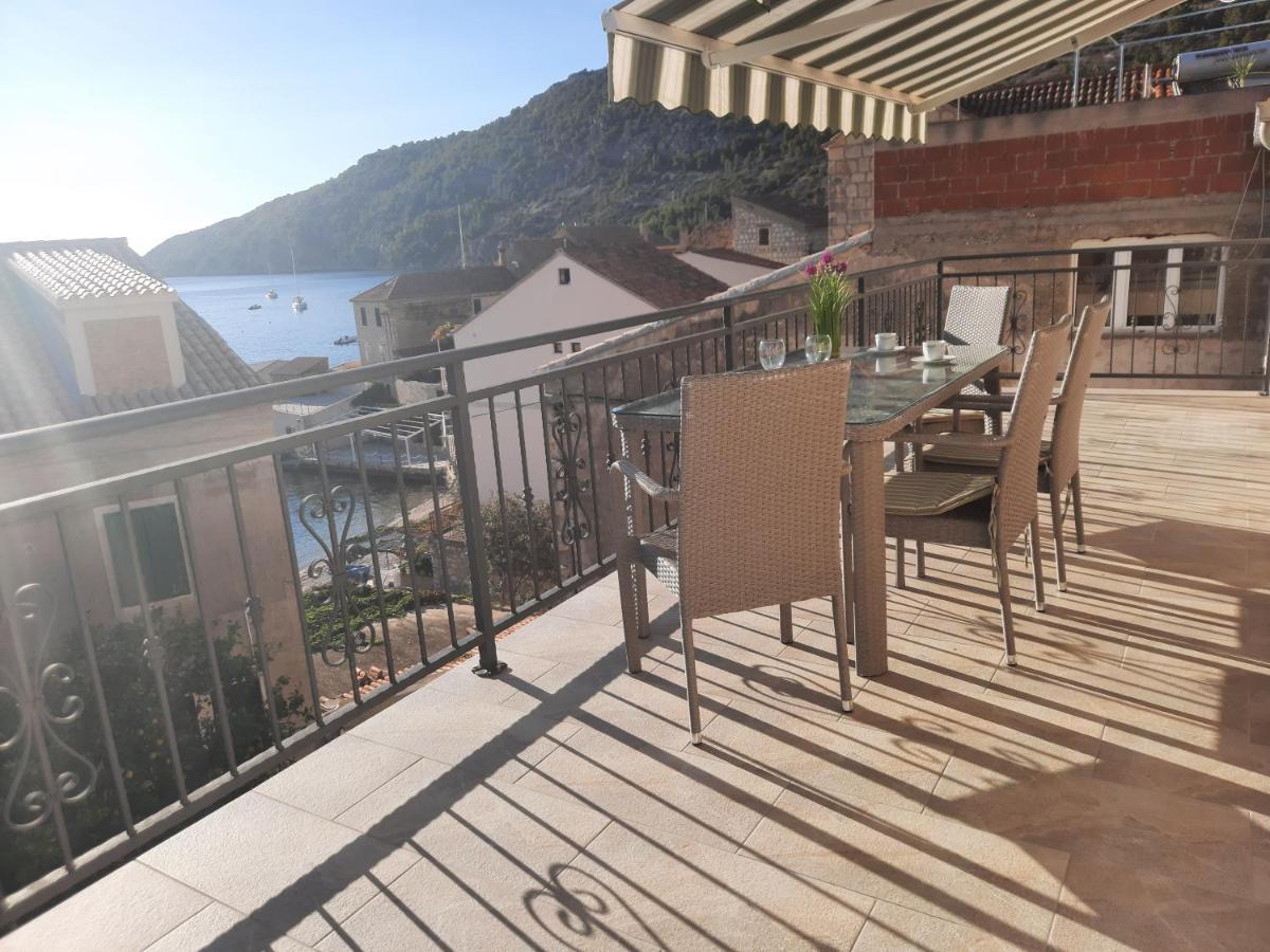 Apartments Villa Beba Komiža Extérieur photo