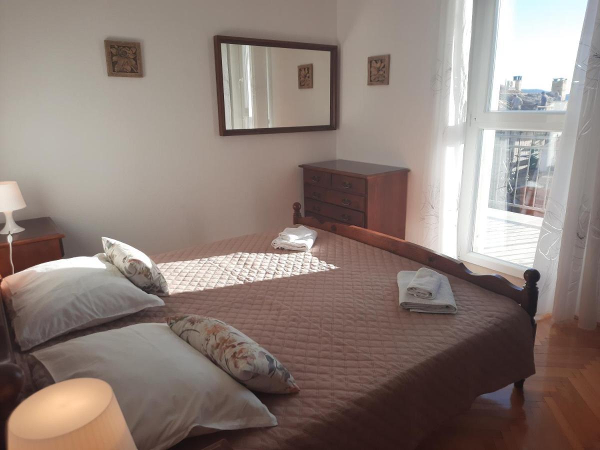 Apartments Villa Beba Komiža Extérieur photo