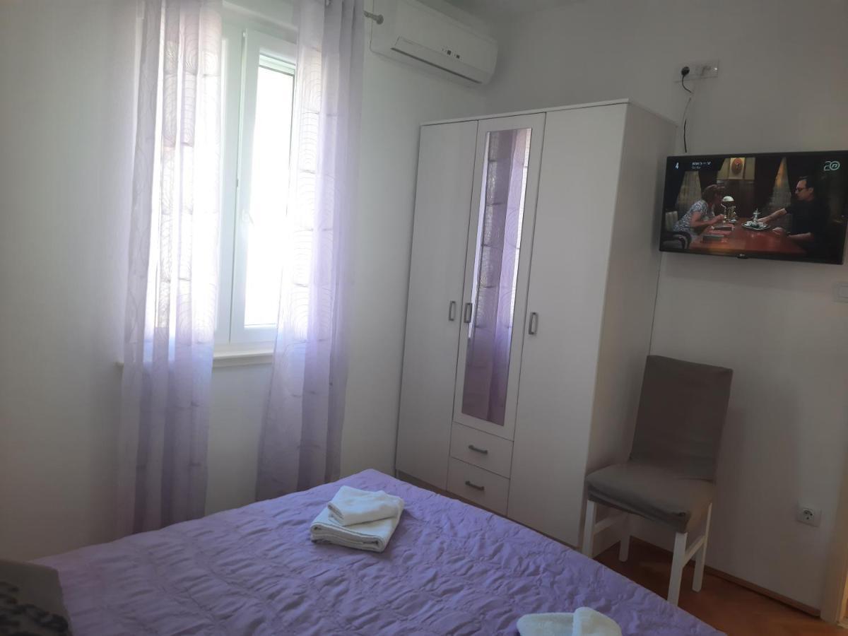 Apartments Villa Beba Komiža Extérieur photo